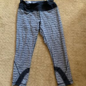 Lululemon Gray and Black Crops